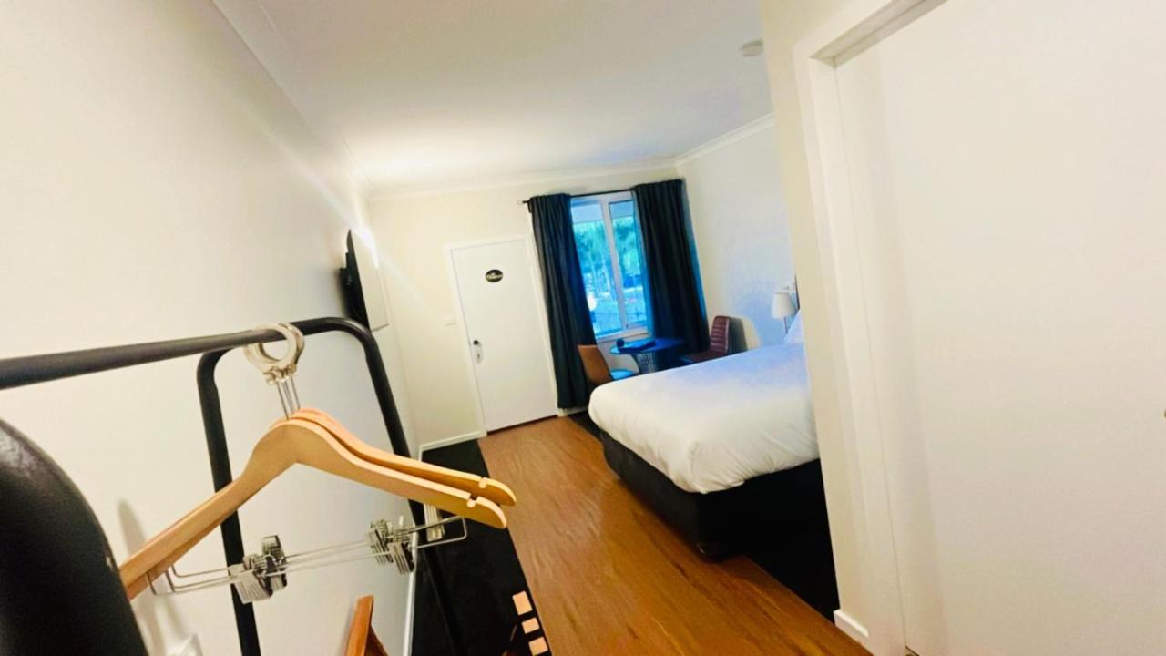 Seven Inn Wagga Wagga Extérieur photo