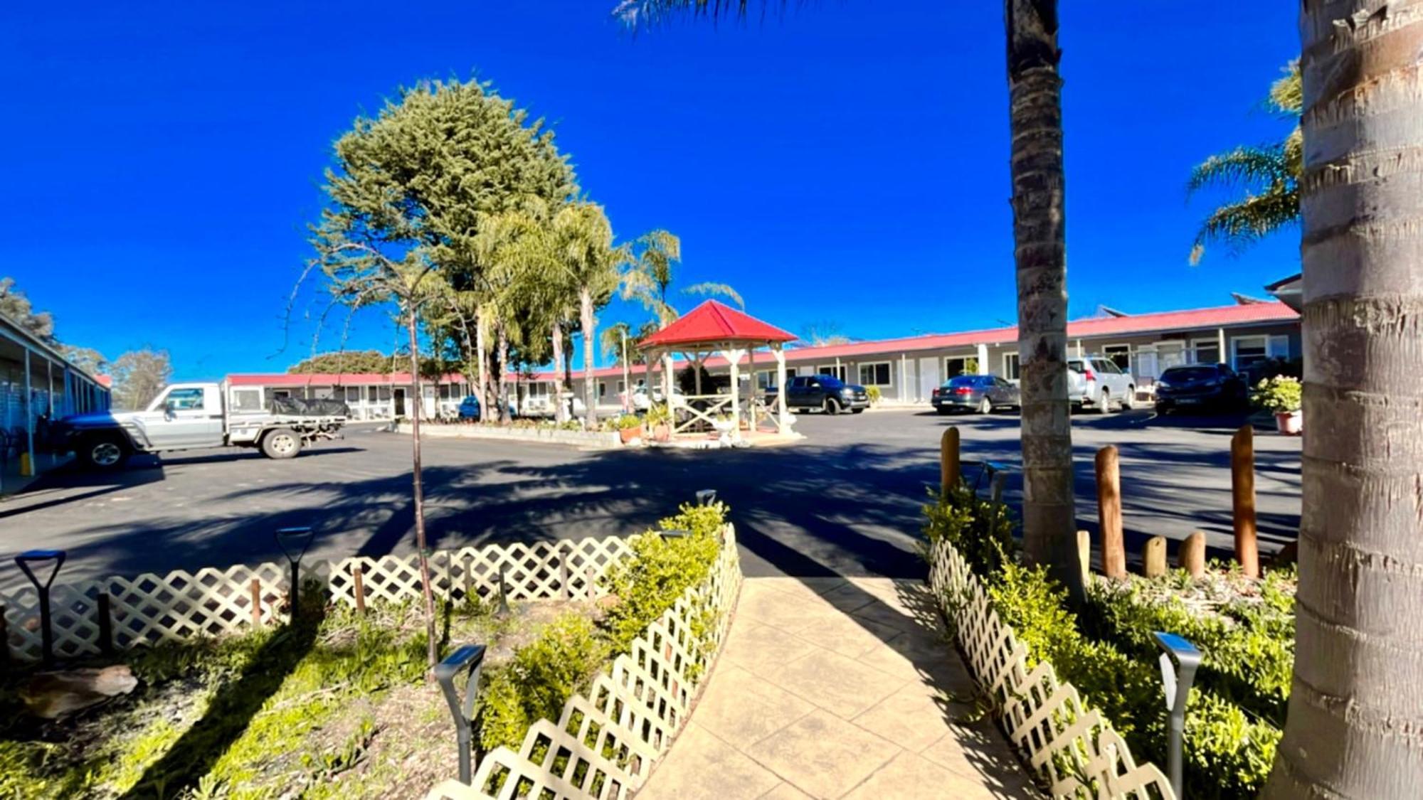Seven Inn Wagga Wagga Extérieur photo