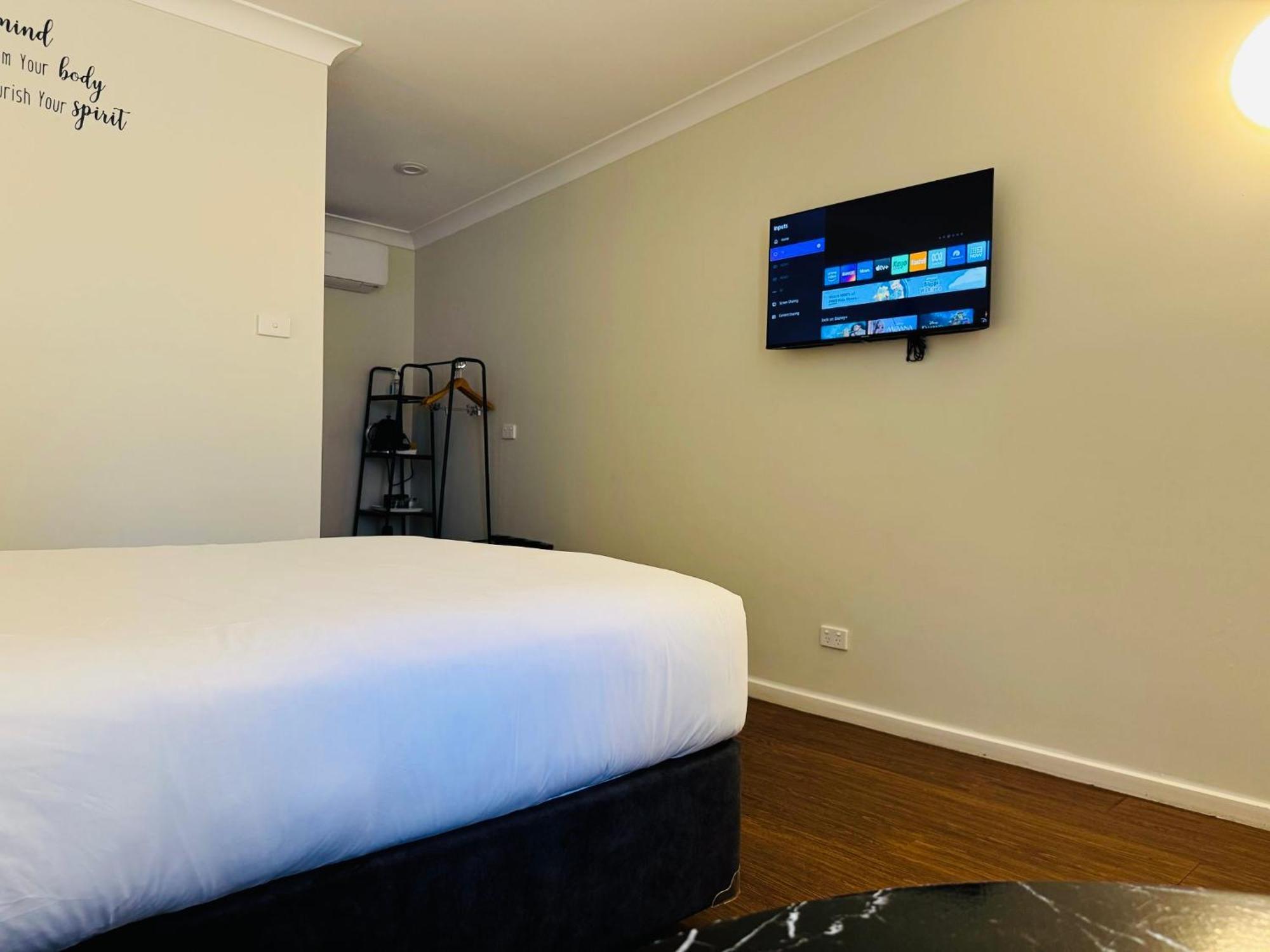 Seven Inn Wagga Wagga Extérieur photo